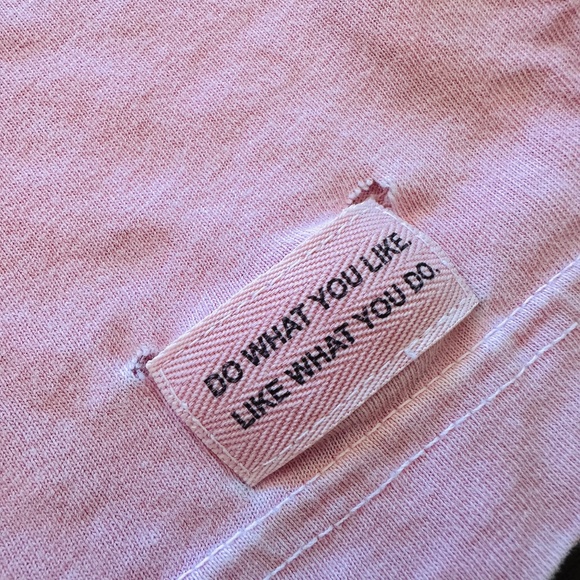 5 for $15 🦋 LIFE IS GOOD | "Snowflake" Longsleeve T-Shirt in Pink - Picture 6 of 6